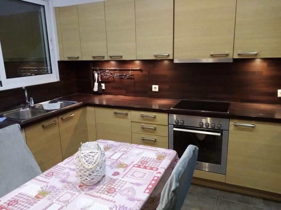 치오스 Τεσσαρι Στον Ναυτικο Ομιλο Χiου 아파트 외부 사진